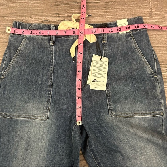 NWT Judy Blue Airplane Mode medium wash denim drawstring joggers - Picture 6 of 8